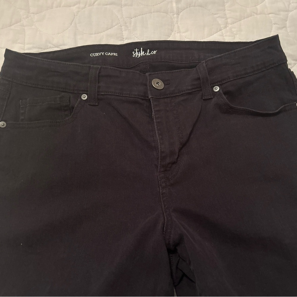 Style and Company Size 12 Curvy Capri Cuffed Black Jeans